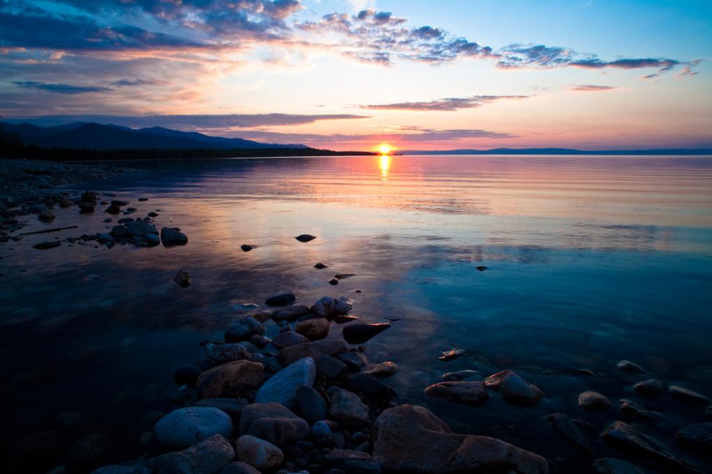 Закат на озере Байкал