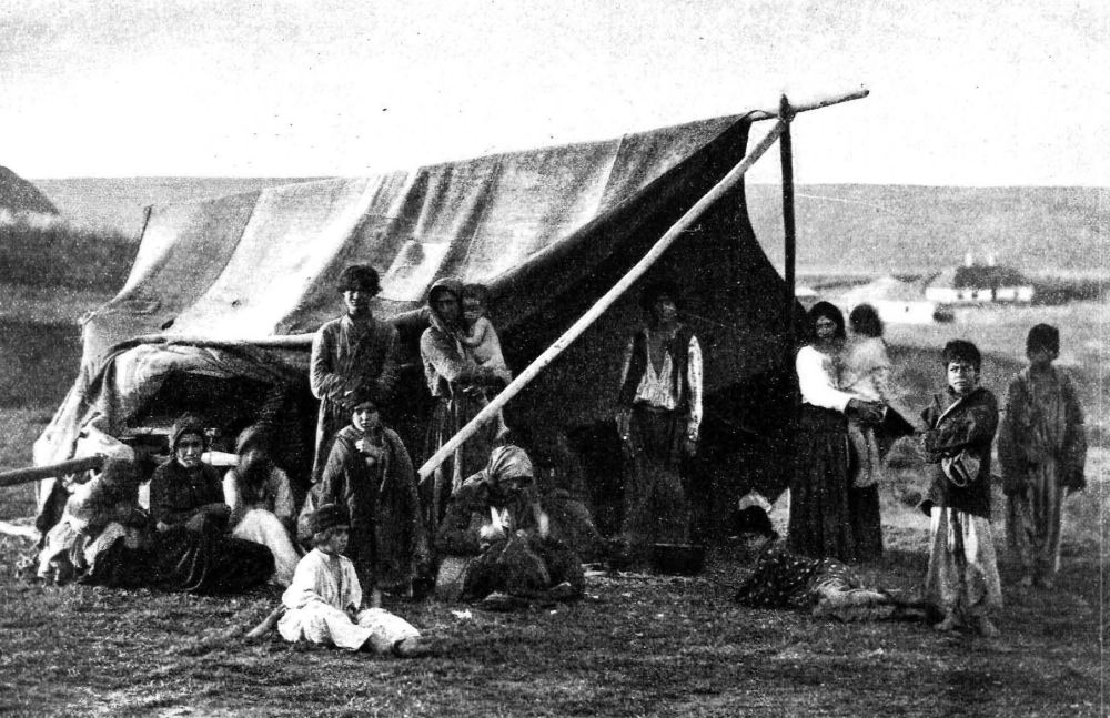 Табор бессарабских цыган в начале XX века
