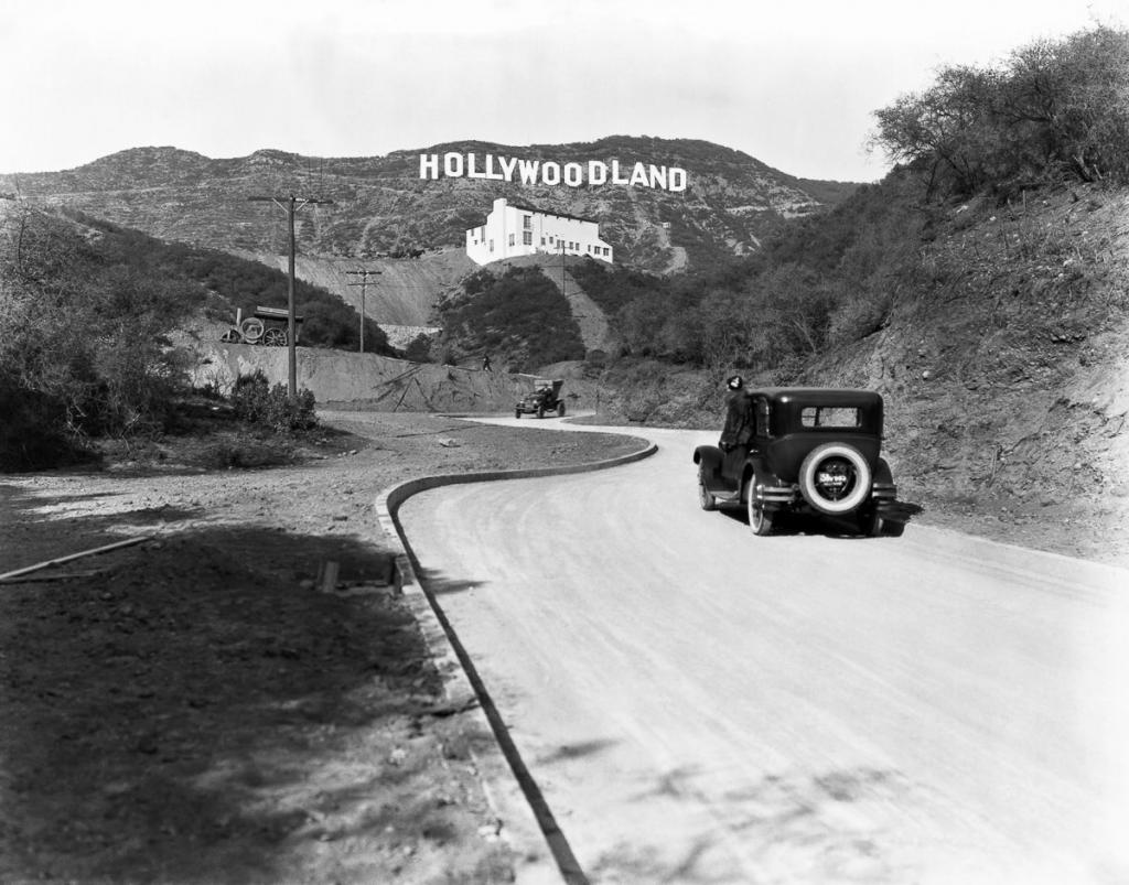 Знак Hollywoodland