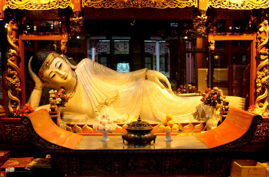 статуя Нефритового Будды