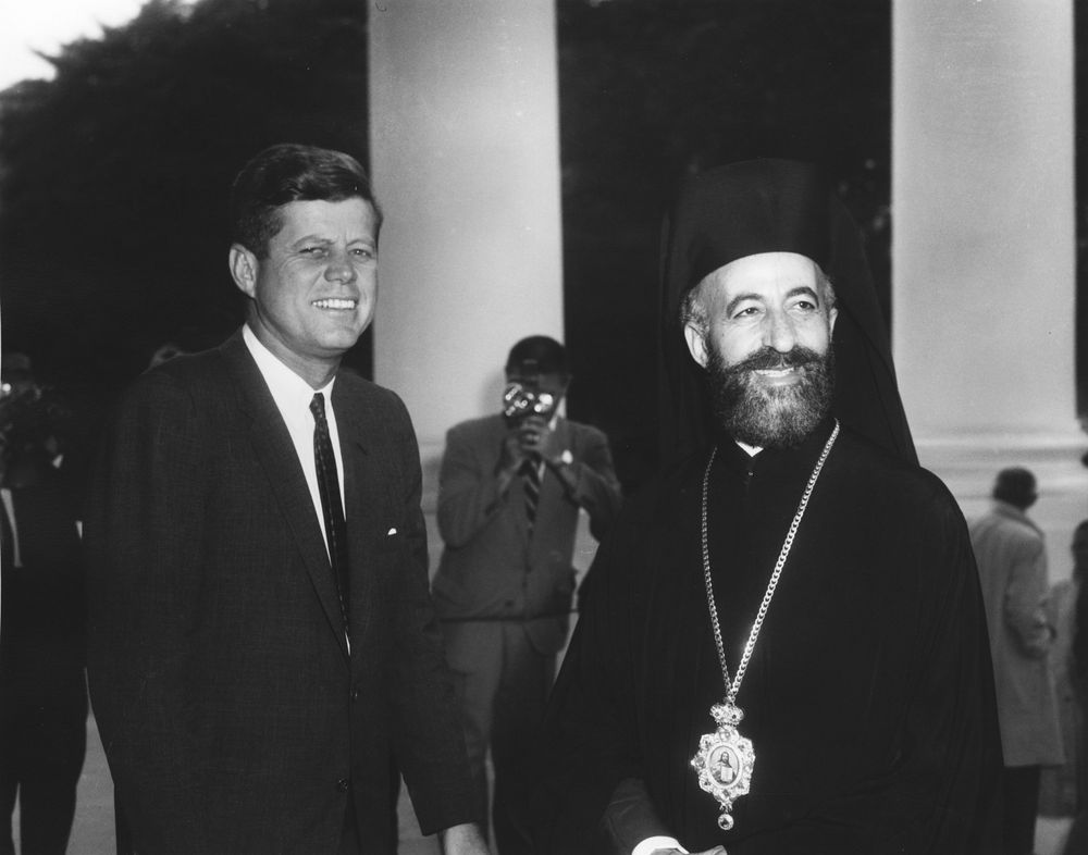 Кеннеди и архиепископ Макариус