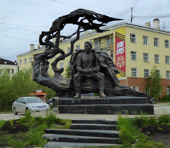 памятник кулаковскому