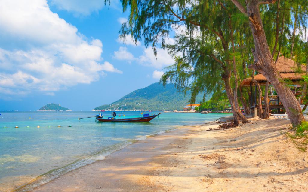 песчаный берег таиланда