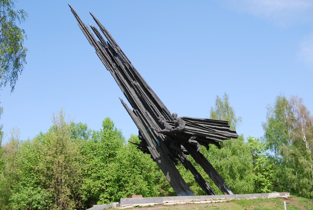 Памятник братству по оружию