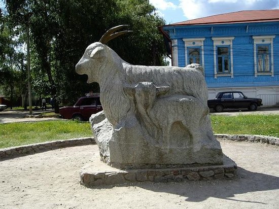 урюпинский памятник