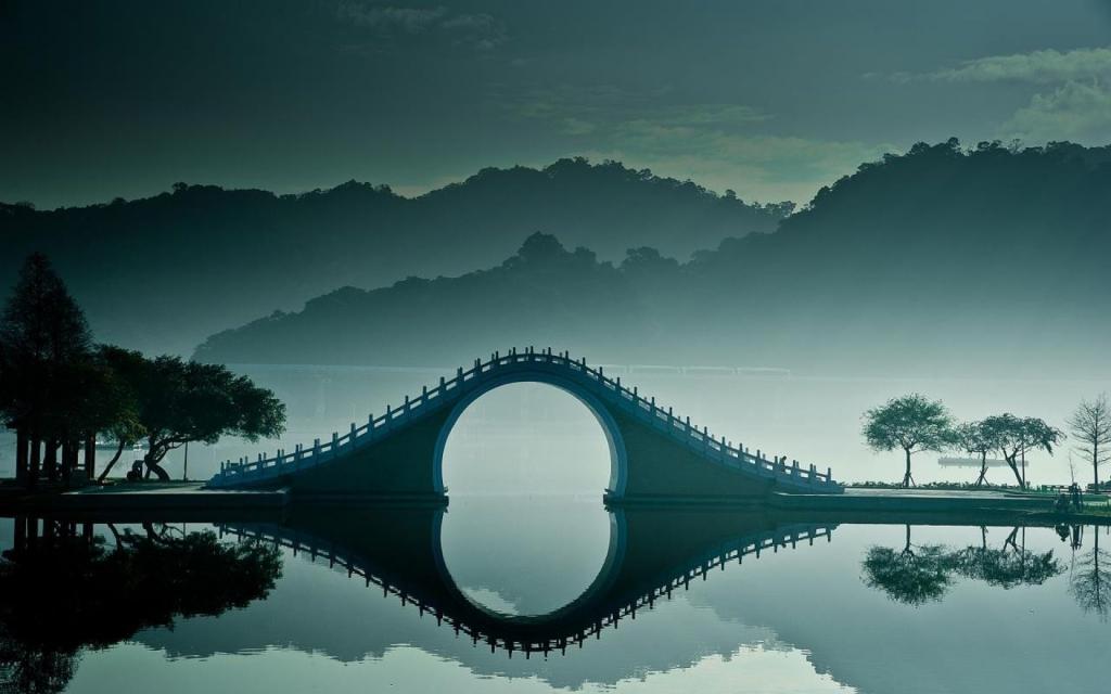 Лунный мост