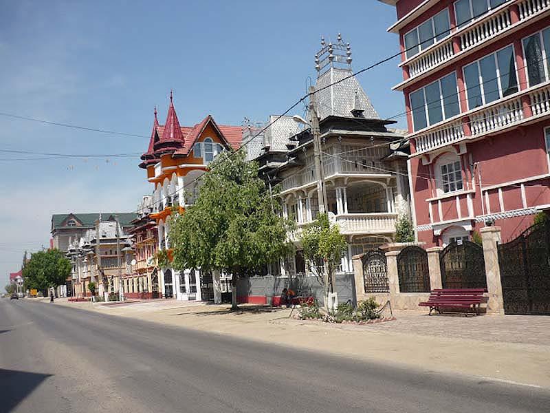 Румыния, цыганский город Бузеску