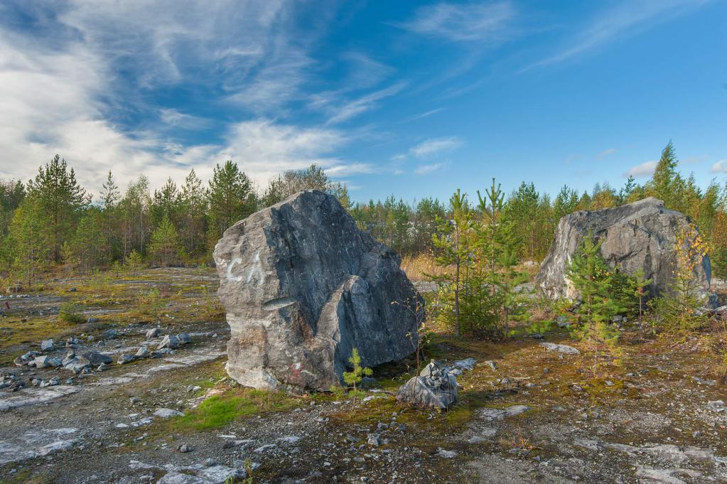 Камни в парке Рускеала