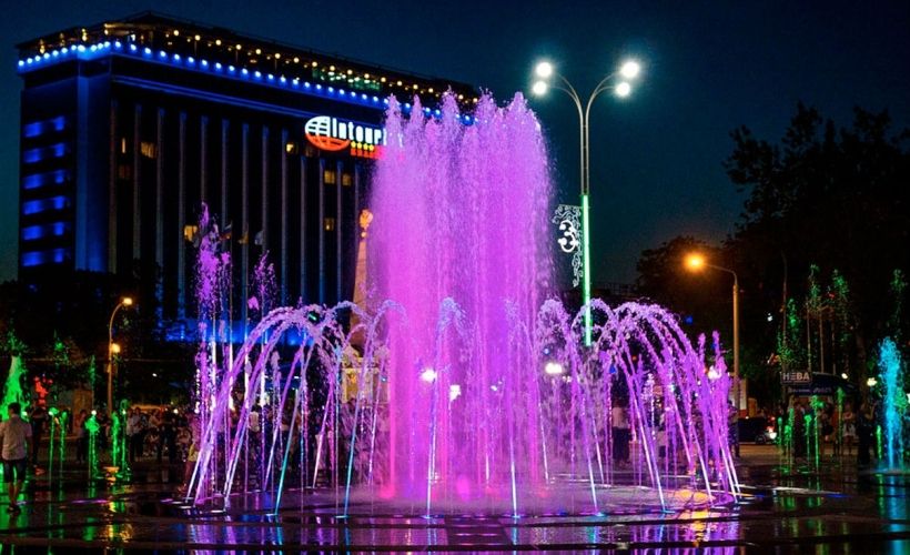 Светомузыкальный фонтан на Театральной площади, Краснодар