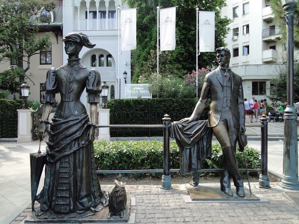 Памятник Чехову и Даме с собачкой