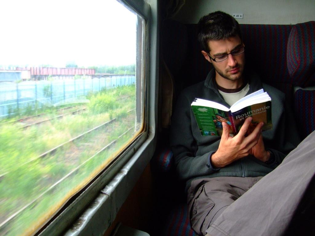 читать в поезде