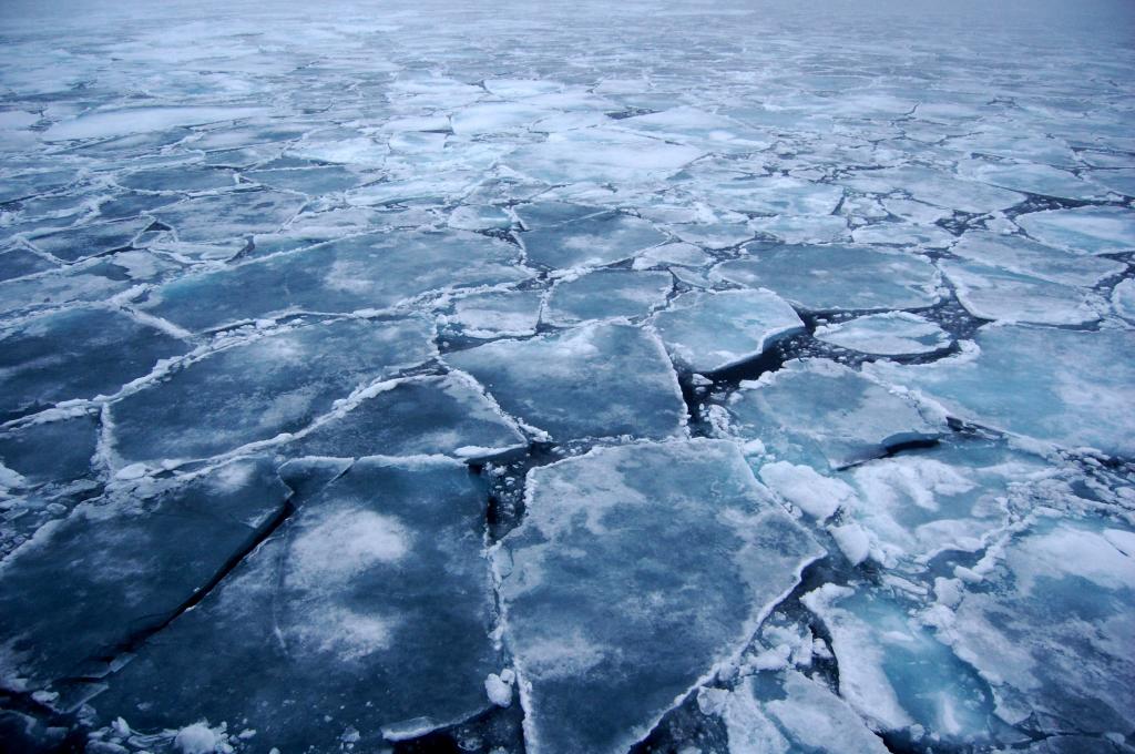 Раздробление покрова льда