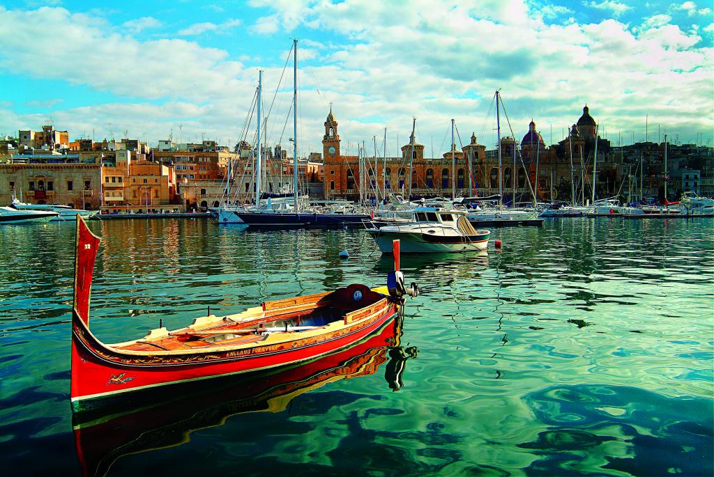Яхты на остраве Мальта.