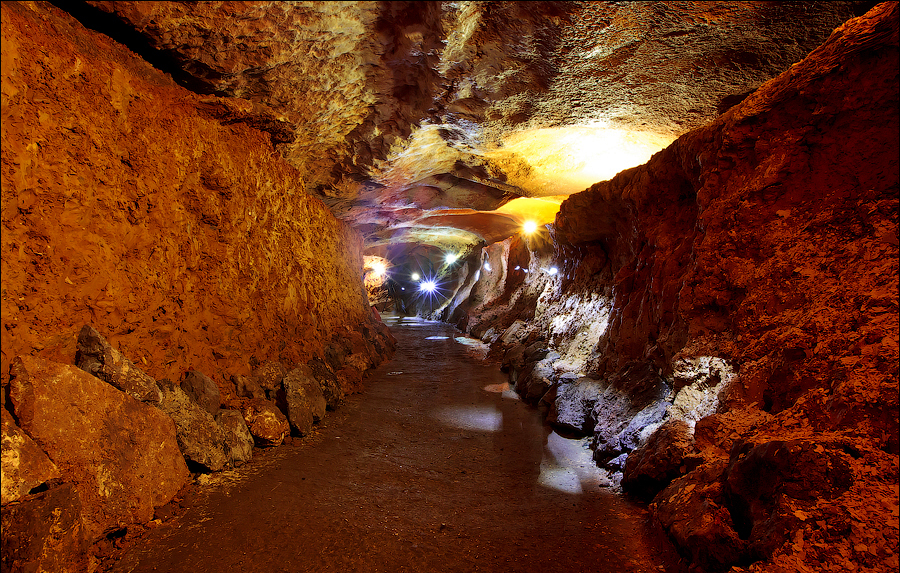 Геофизическая пещера