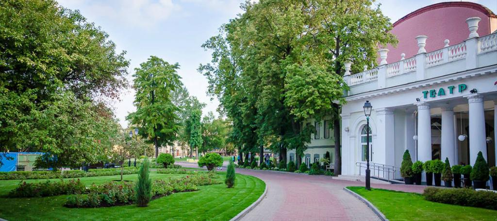 Сад "Эрмитаж" в Москве