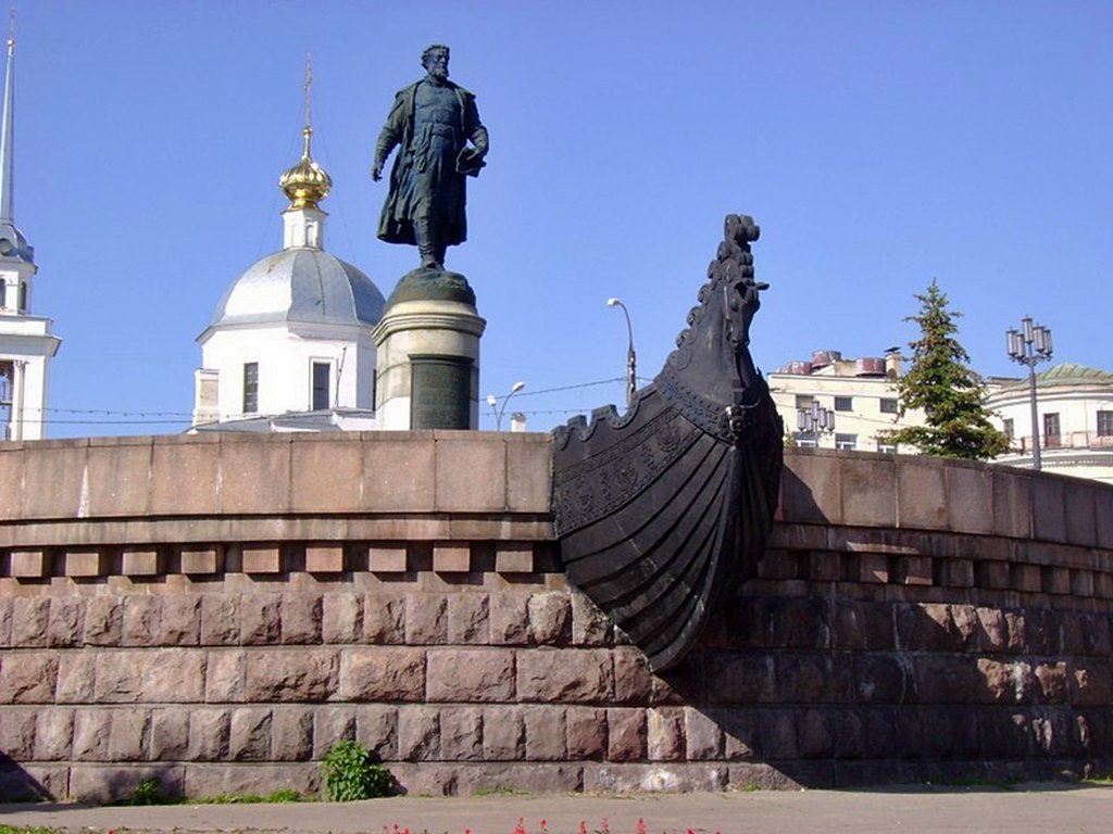 Памятник А. Никитину